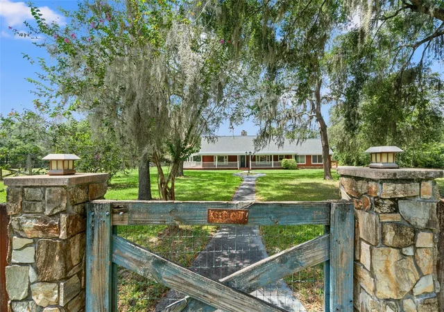 3rd image of 18441 Oaklawn Dr, Spring Hill, FL 34610 | MLS# TB8492648