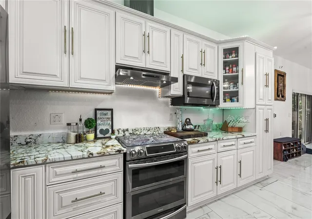 4th image of 2520 Gomaz Wy S, Saint Petersburg, FL 33712 | MLS# TB8492700