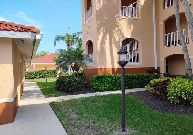 5th image of 1761 Auburn Lakes Dr, Venice, FL 34292
