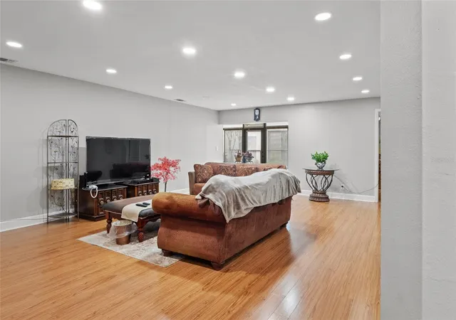 4th image of 13140 Vlg Chase Cir, TAMPA, FL 33618