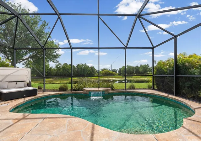 3rd image of 11904 Forest Park Cir, Bradenton, FL 34211 | MLS# A4688356