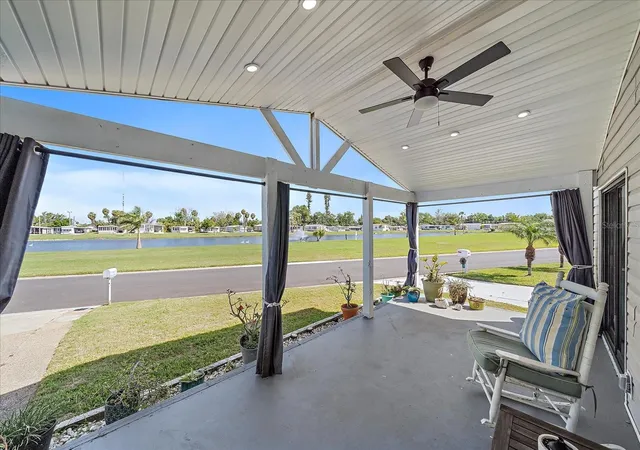 Homes for sale in Palmetto, FL | 137 Lakeview Dr #137, Palmetto, FL 34221 | MLS# A4688370