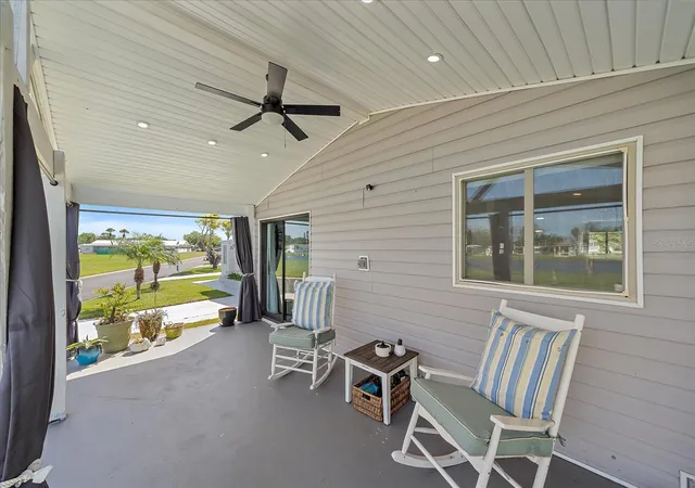 Homes for sale in Palmetto, FL | 137 Lakeview Dr #137, Palmetto, FL 34221 | MLS# A4688370