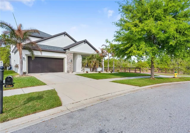 Photo 4 of Single family home for sale at 11814 Cross Vine Dr, Riverview, FL 33579 | MLS# TB8492786 | Listing updated on 2026-09-07