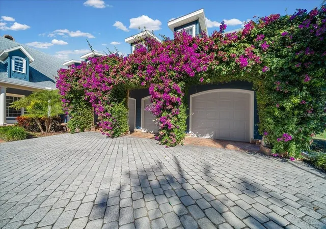 Photo 3 of Single family home for sale at 1200 Peninsula Dr, Tavares, FL 32778 | MLS# G5110404 | Listing updated on 2026-09-11