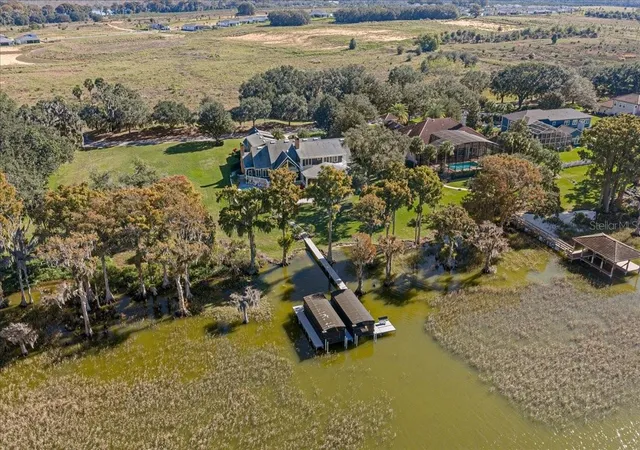 Photo 4 of Single family home for sale at 1200 Peninsula Dr, Tavares, FL 32778 | MLS# G5110404 | Listing updated on 2026-09-11