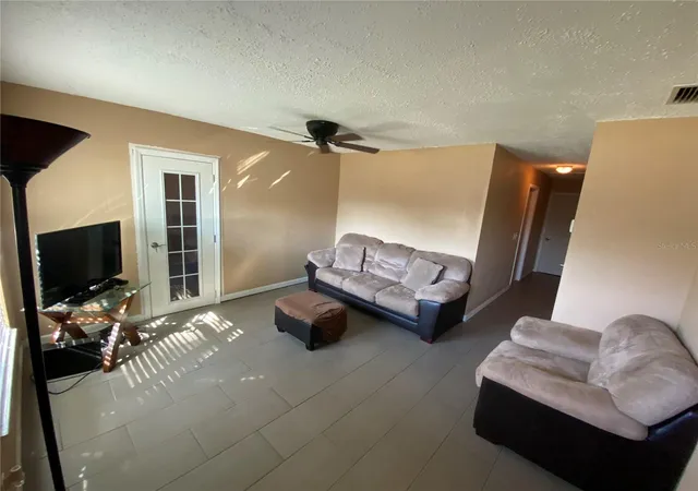 5th image of 4403 Gandy Cir, Tampa, FL 33616 | MLS# O6395403