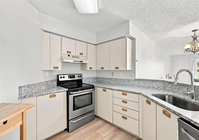 Listing Photo 4 - Condo for sale in building located at 6000 Bahia Del Mar Cir, ST PETERSBURG, FL 33715 - Unit #134