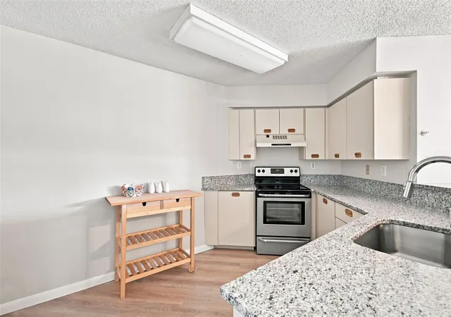 Listing Photo 5 - Condo for sale in building located at 6000 Bahia Del Mar Cir, ST PETERSBURG, FL 33715 - Unit #134
