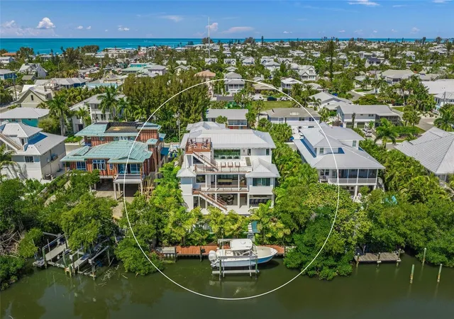 5th image of 209 Willow Ave, Anna Maria, FL 34216 | MLS# A4688392
