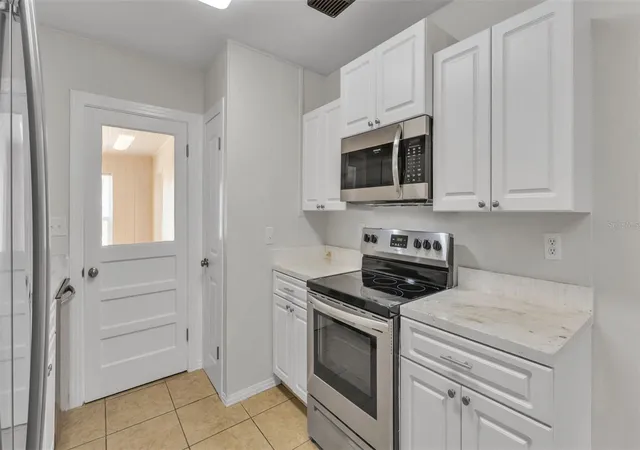 5th image of 614 W Shady Ln, Lakeland, FL 33803 | MLS# L4960751