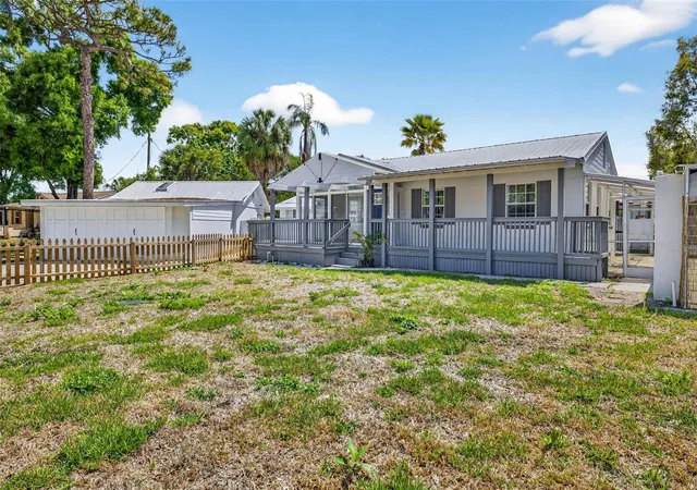 Homes for sale in Tampa, FL | 3620 E Tampa Cir, Tampa, FL 33629 | MLS# O6395449