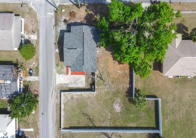 Homes for sale in Mulberry, FL | 217 Nw 4th Ave, Mulberry, FL 33860 | MLS# L4960753