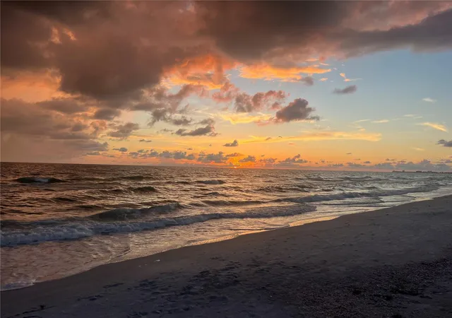 2nd image of 18650 Gulf Blvd, INDIAN SHORES, FL 33785