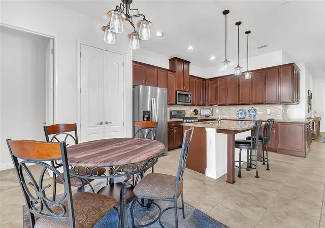 Photo 4 of Single family home for sale at 5017 E Fountainwood Dr, Saint Cloud, FL 34772 | MLS# O6395461 | Listing updated on 2026-09-24