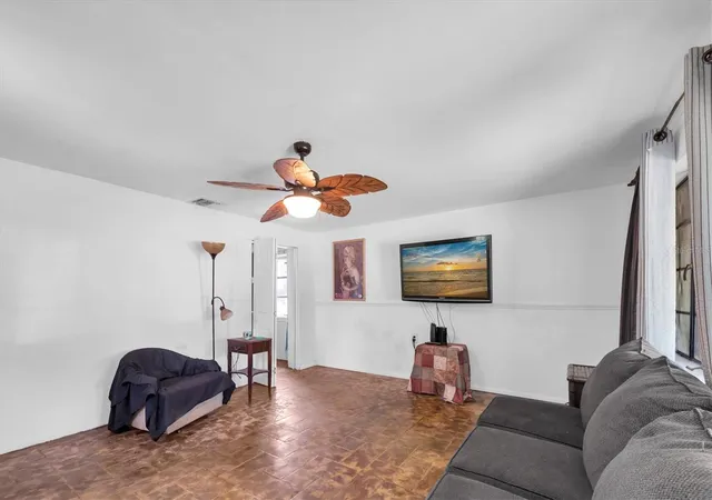 2nd image of 1846 51st St S, Gulfport, FL 33707 | MLS# TB8492890