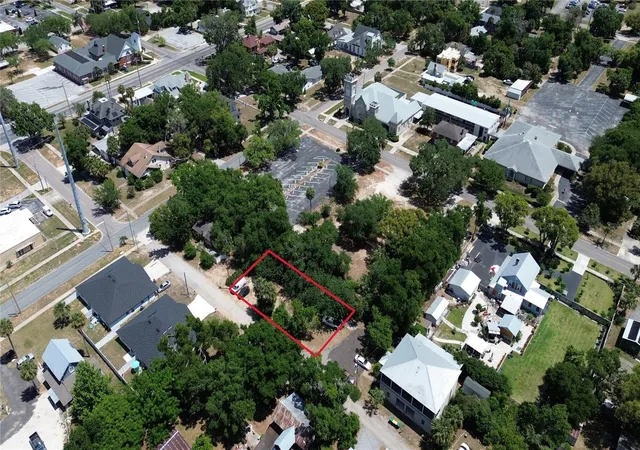 8th image of Dewitt Ct, Eustis, FL 32726 | MLS# O6395489