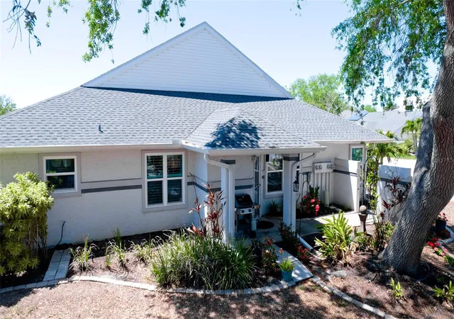 Photo 3 of Single family home for sale at 11009 Jasmine Cir, Bradenton, FL 34209 | MLS# A4688452 | Listing updated on 2026-10-06