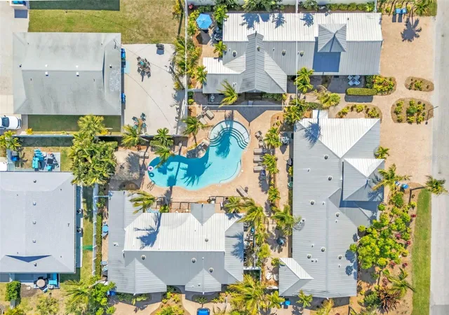 4th image of 215 67Th St #6, Holmes Beach, FL 34217 | MLS# A4688457