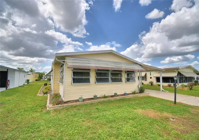 Photo 3 of Manufactured home for sale at 6773 Brentwood Dr Ne, Winter Haven, FL 33881 | MLS# P4938301 | Listing updated on 2026-09-15