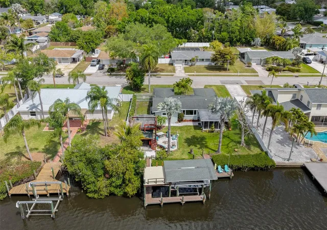 Photo 3 of Single family home for sale at 6907 9th Avenue Nw, Bradenton, FL 34209 | MLS# A4688466 | Listing updated on 2026-04-23