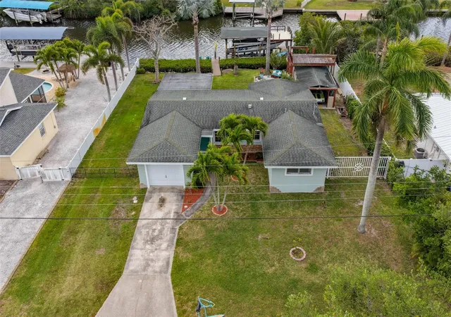 Photo 3 of Single family home for sale at 6907 9th Avenue NW, Bradenton, FL 34209 | MLS# A4688466 | Listing updated on 2026-04-23