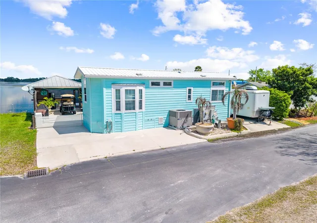 Photo 3 of Manufactured home for sale at 1315 Pine Is Dr N, Saint Cloud, FL 34771 | MLS# S5146989 | Listing updated on 2026-08-13