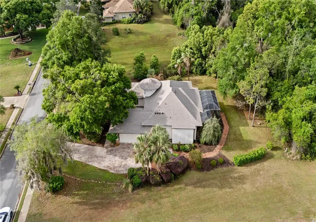 5th image of 5204 Greens Dr, Lady Lake, FL 32159 | MLS# G5110432