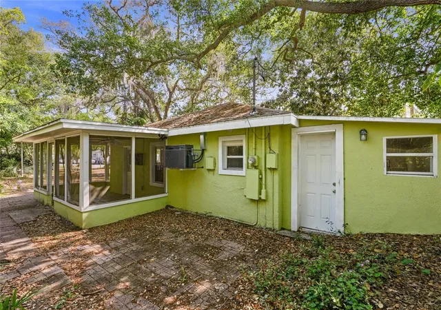 Photo 3 of Single family home for sale at 619 Beverly Ave, Largo, FL 33770 | MLS# O6395570 | Listing updated on 2026-09-11