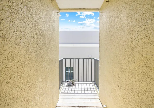 5th image of 3206 W Azeele St #227, Tampa, FL 33609 | MLS# TB8493077