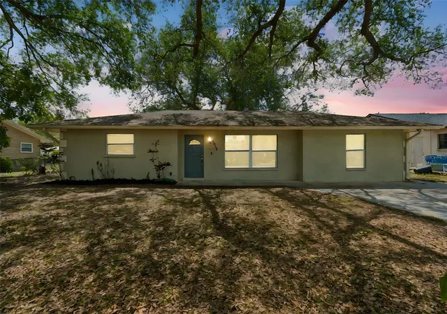 Photo 2 of Single family home for sale at 4018 Prado Dr, Sarasota, FL 34235 | MLS# A4688500 | Listing updated on 2026-08-12