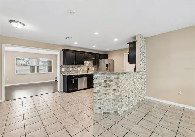 Photo 3 of Single family home for sale at 4018 Prado Dr, Sarasota, FL 34235 | MLS# A4688500 | Listing updated on 2026-08-12