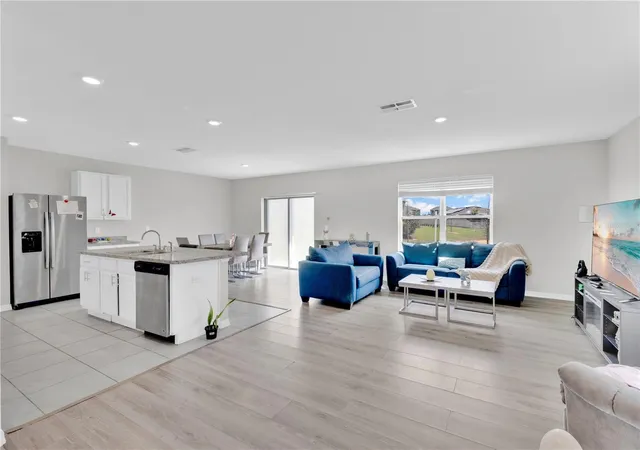 Photo 3 of Single family home for sale at 167 Eagleview Loop, Davenport, FL 33837 | MLS# S5147000 | Listing updated on 2026-04-03