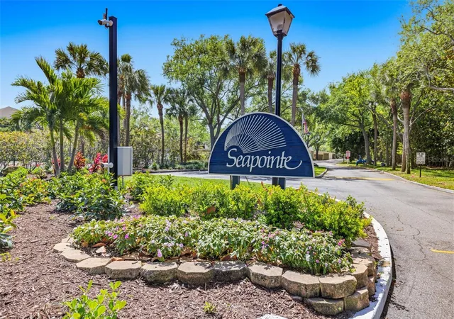 2nd image of 7520 Sunshine Skyway Ln S #T22, Saint Petersburg, FL 33711 | MLS# TB8493116