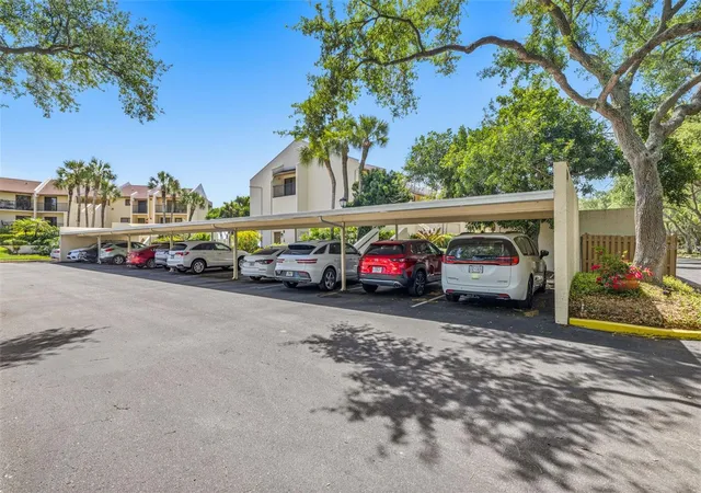 3rd image of 7520 Sunshine Skyway Ln S #T22, Saint Petersburg, FL 33711 | MLS# TB8493116