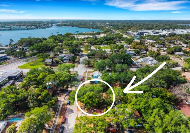 3rd image of 2715 5Th St S, St Petersburg, FL 33705 | MLS# A4688512