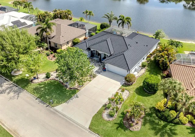 2nd image of 132 Wading Bird Dr, Venice, FL 34292 | MLS# N6143710