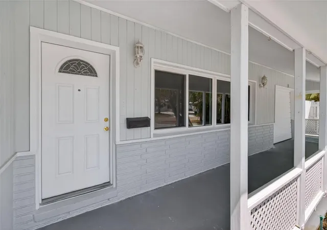 Photo 2 of Single family home for sale at 7919 Causeway Blvd S, Saint Petersburg, FL 33707 | MLS# TB8493139 | Listing updated on 2026-08-23