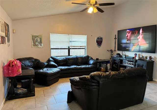3rd image of 3916 Magnolia Lake Ln, Orlando, FL 32810 | MLS# R4910986