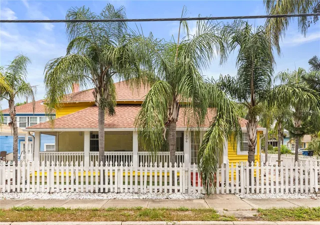 Homes for sale in Clearwater, FL | 306 Marshall St, Clearwater, FL 33755 | MLS# TB8493151