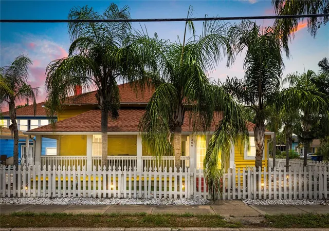 Homes for sale in Clearwater, FL | 306 Marshall St, Clearwater, FL 33755 | MLS# TB8493151