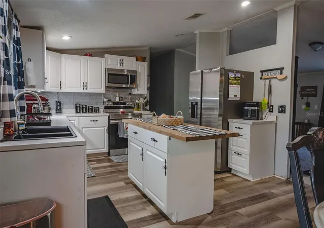 Homes for sale in Trenton, FL | 7296 Nw 170Th St, Trenton, FL 32693 | MLS# W7884450