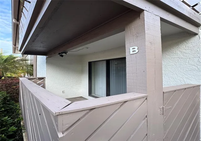 3rd image of 511 Longfellow Ct #B, Safety Harbor, FL 34695 | MLS# W7884454