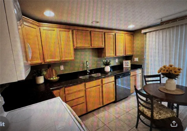 Photo 4 of Condo for sale at 511 Longfellow Ct #B, Safety Harbor, FL 34695 | MLS# W7884454 | Listing updated on 2026-10-05