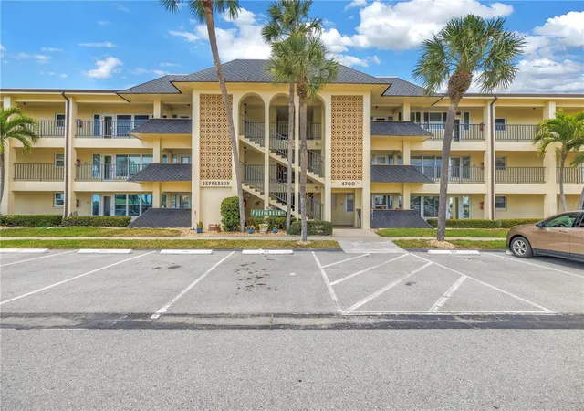 Homes for sale in St Petersburg, FL | 4700 Cove Cir #103, St Petersburg, FL 33708 | MLS# TB8493191