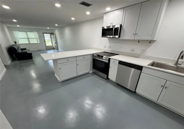 30th image of 5720 13th Ave N #106B, St Petersburg, FL 33710 | MLS# TB8493204