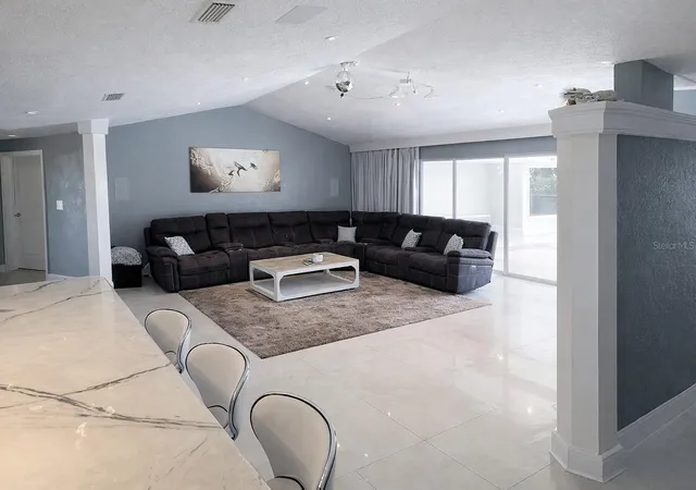5th image of 1840 Flametree Ln, Venice, FL 34293 | MLS# O6395691