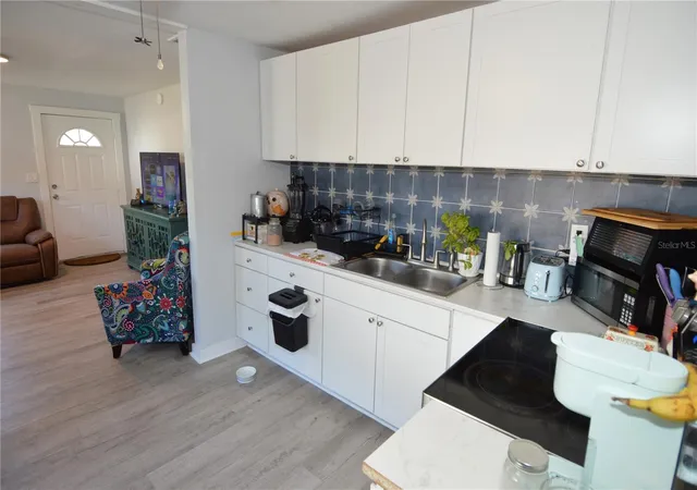 3rd image of 2852 60Th Ave N, St Petersburg, FL 33714 | MLS# TB8493238