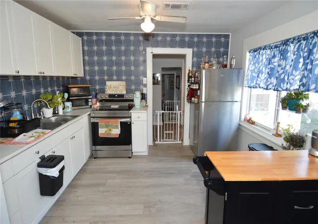 5th image of 2852 60Th Ave N, St Petersburg, FL 33714 | MLS# TB8493238