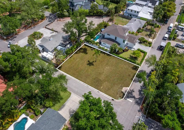 9th image of 1703 Alta Vista St, Sarasota, FL 34236 | MLS# A4688569